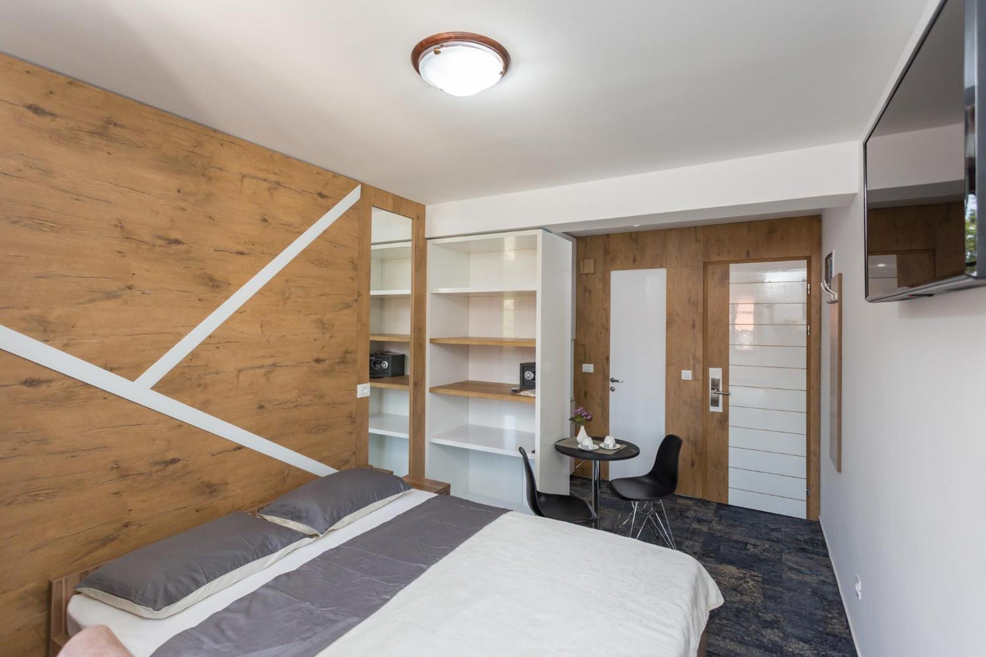 Hotel Tilia à Cetinje Extérieur photo