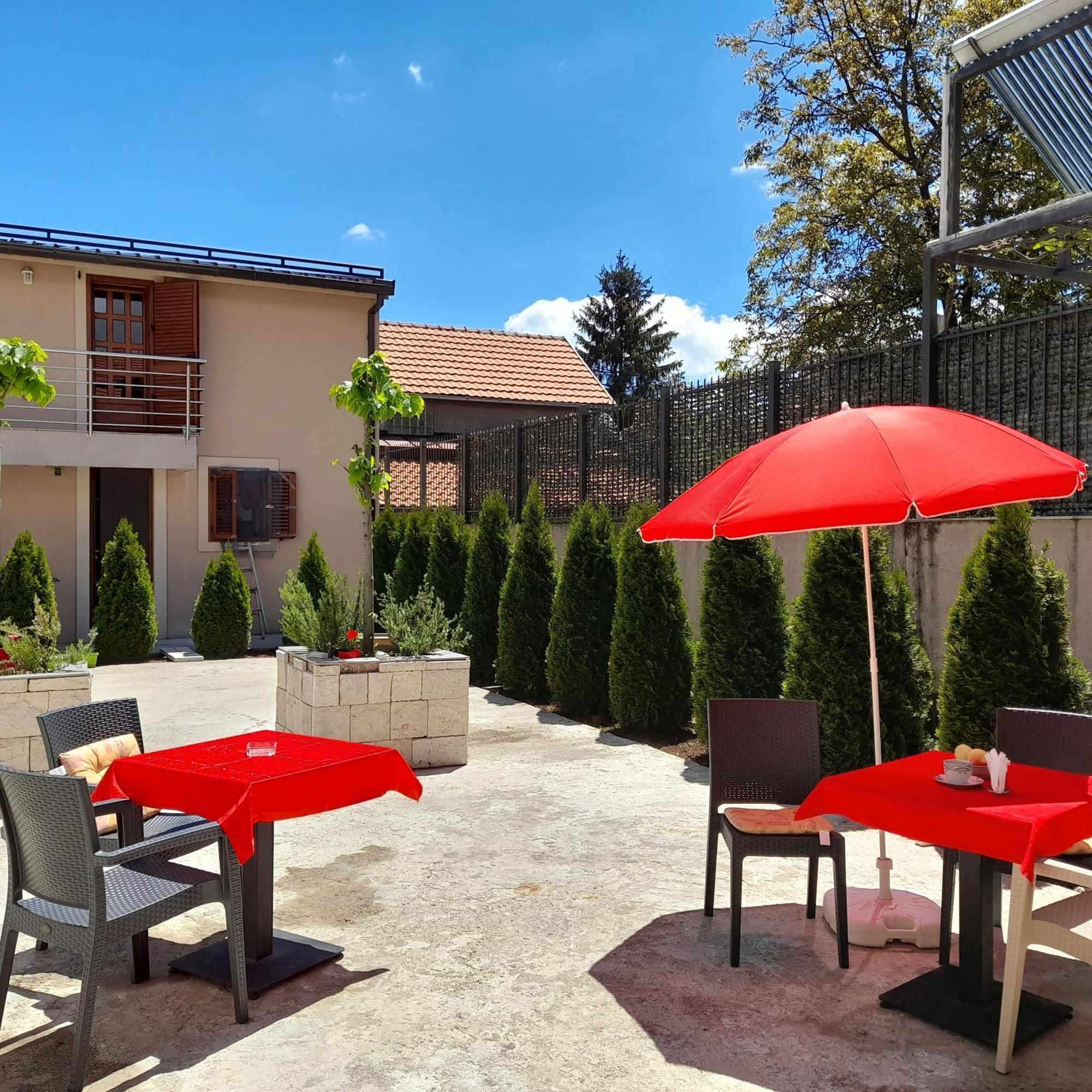 Hotel Tilia à Cetinje Extérieur photo