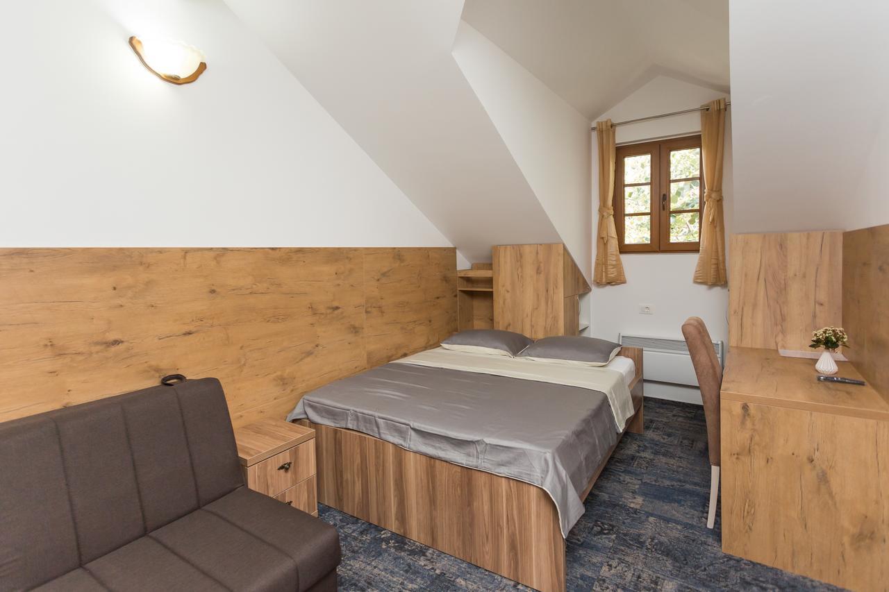 Hotel Tilia à Cetinje Extérieur photo