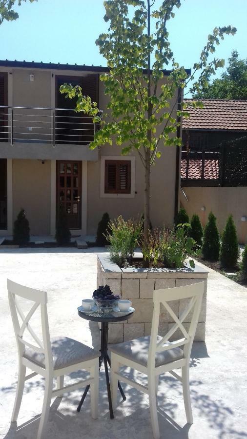 Hotel Tilia à Cetinje Extérieur photo