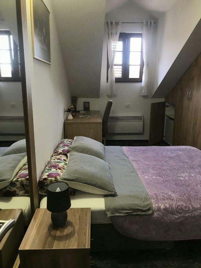 Hotel Tilia à Cetinje Extérieur photo