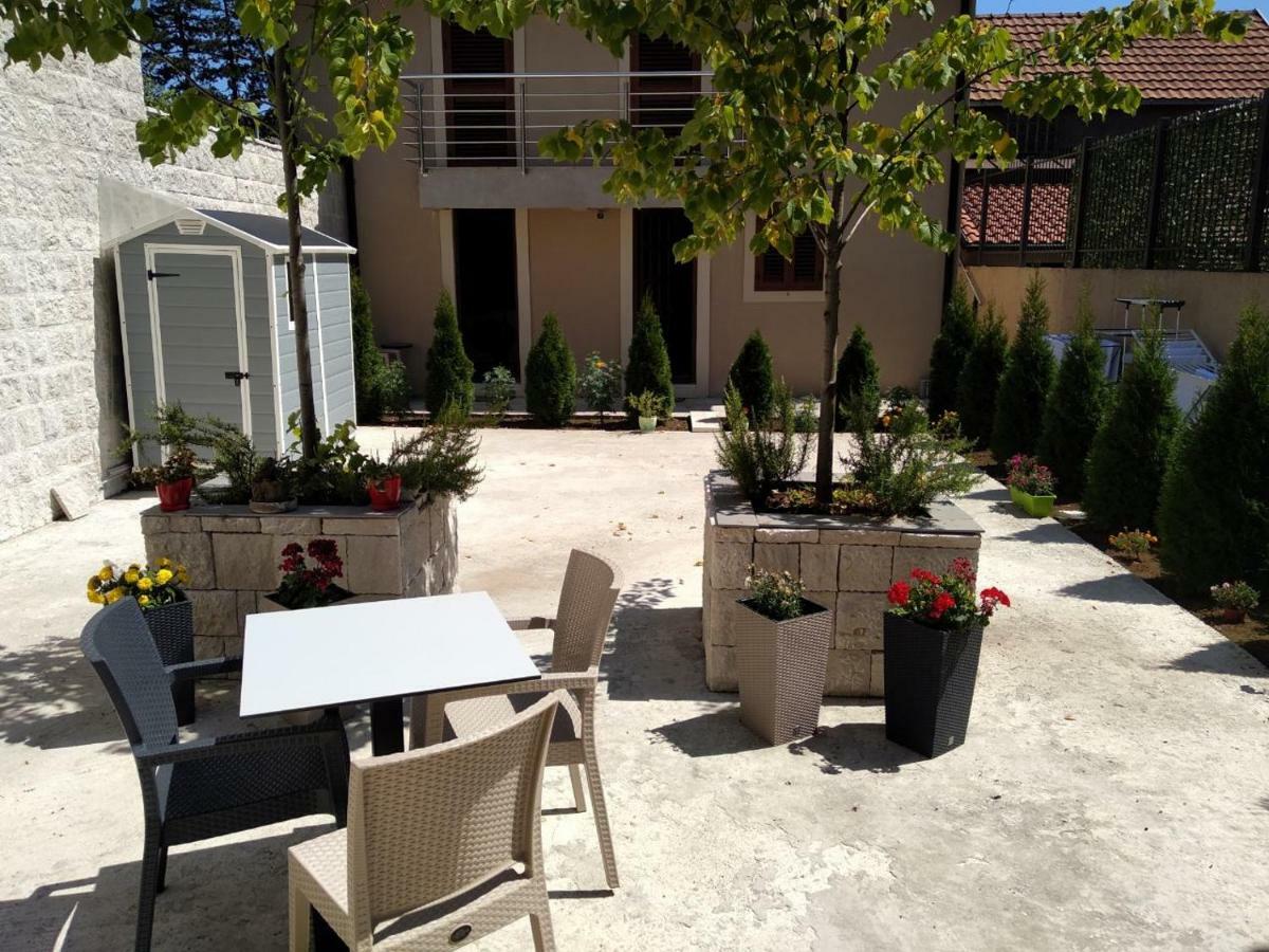 Hotel Tilia à Cetinje Extérieur photo